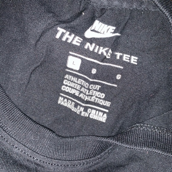 Nike box logo tee - size large - Picture 8 of 8